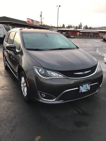 2020 Chrysler Pacifica for sale at Pro Motors in Roseburg OR