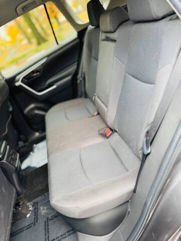 2023 Toyota RAV4 Hybrid LE