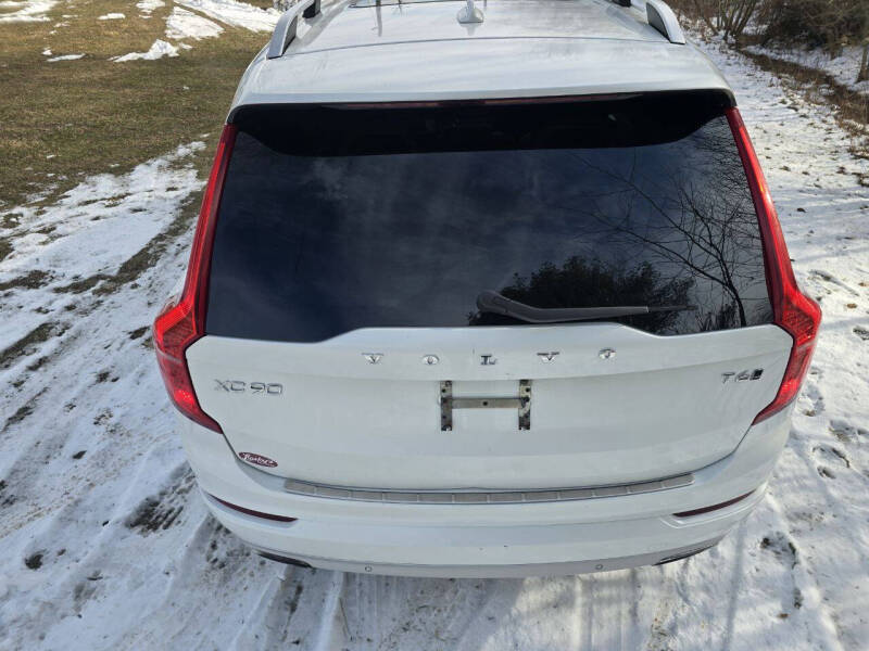 2016 Volvo XC90 T6 Momentum