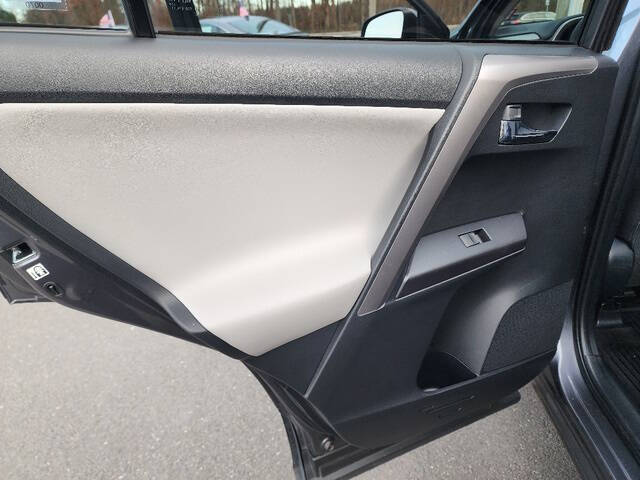 2017 Toyota RAV4 Hybrid XLE