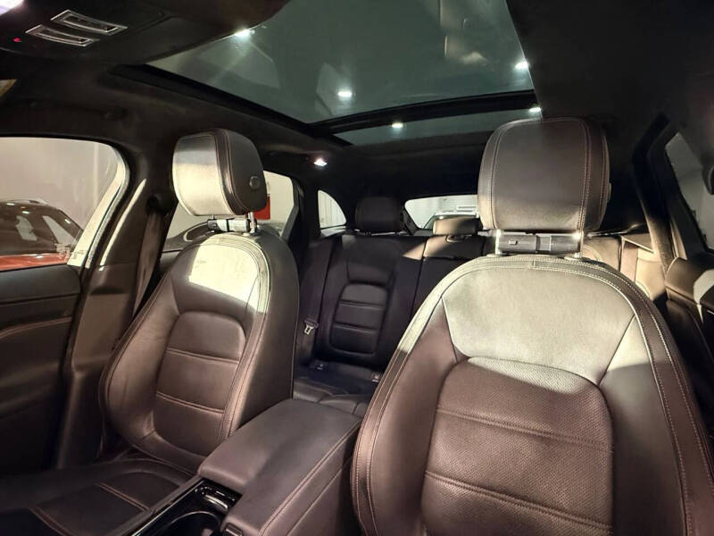 2019 Jaguar F-PACE 30t Prestige