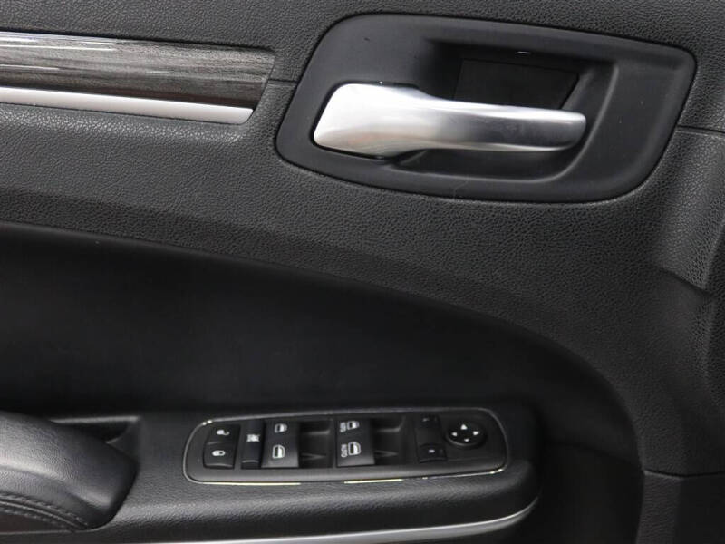 2022 Chrysler 300 Touring