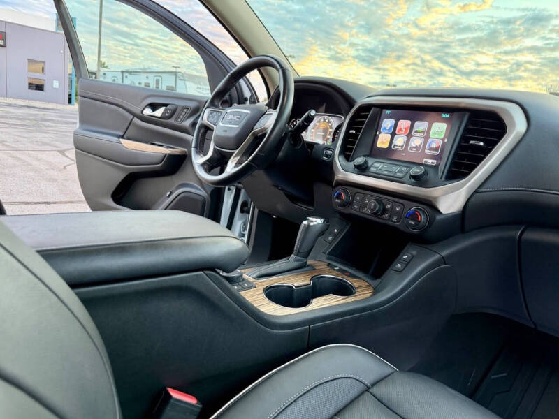 2019 GMC Acadia Denali