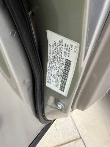 2004 Toyota Sequoia SR5