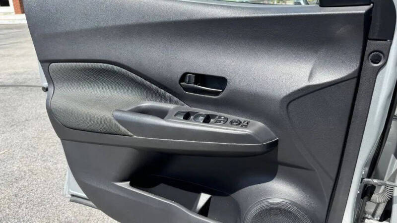 2020 Nissan Kicks S