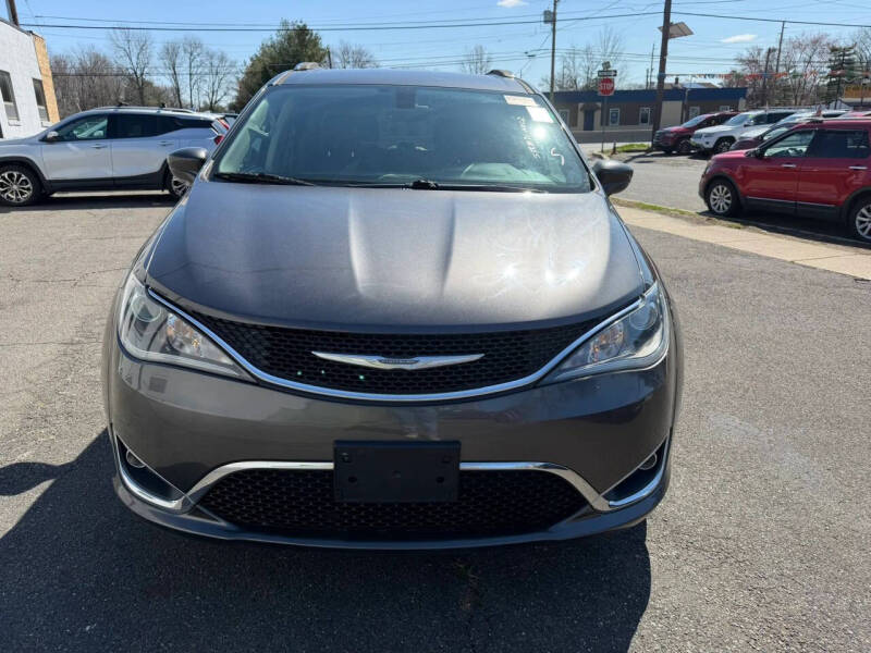 2017 Chrysler Pacifica Touring-L Plus