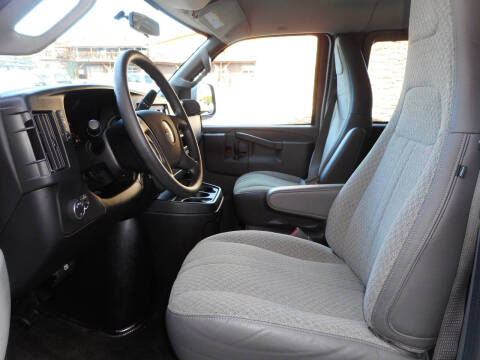 2017 Chevrolet Express LT 3500