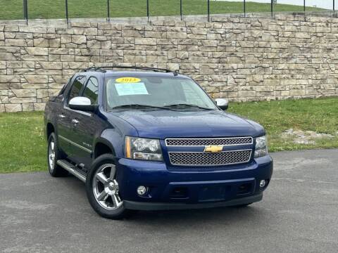 2013 Chevrolet Avalanche for sale at Car Hunters LLC in Mount Juliet TN