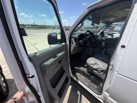 2011 Ford E-Series E-250