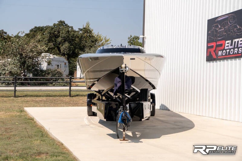 2019 Outerlimits SV43