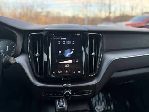 2020 Volvo XC60 T5 Momentum