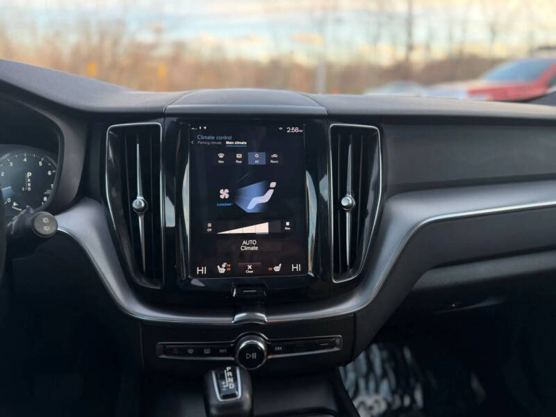 2020 Volvo XC60 T5 Momentum