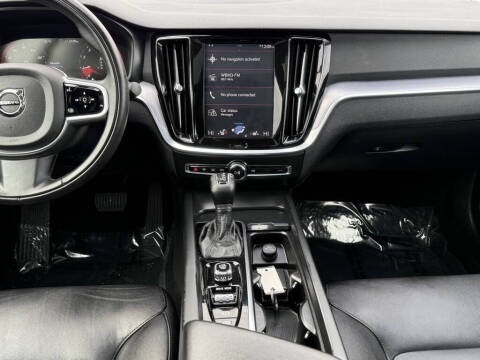 2020 Volvo S60 T5 Momentum