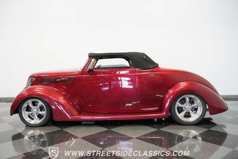 1937 Ford Cabriolet