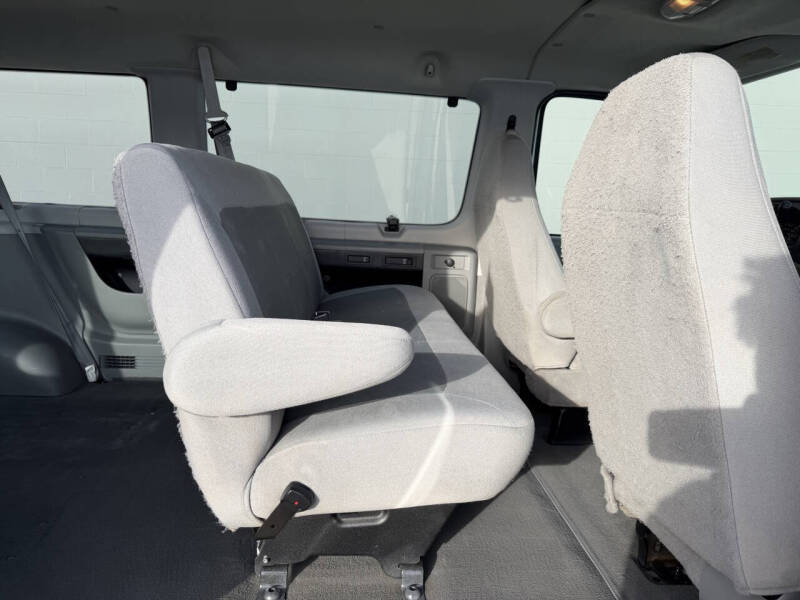 2007 Ford E-Series E-150 XLT