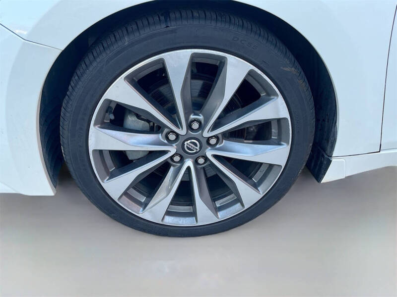 2023 Nissan Maxima 3.5 SR