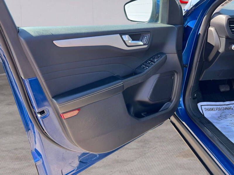 2022 Ford Escape SEL