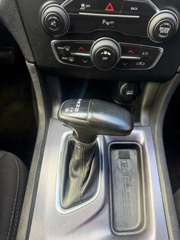 2015 Dodge Charger SE