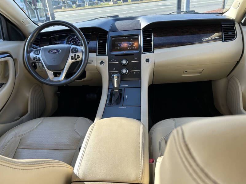 2014 Ford Taurus Limited