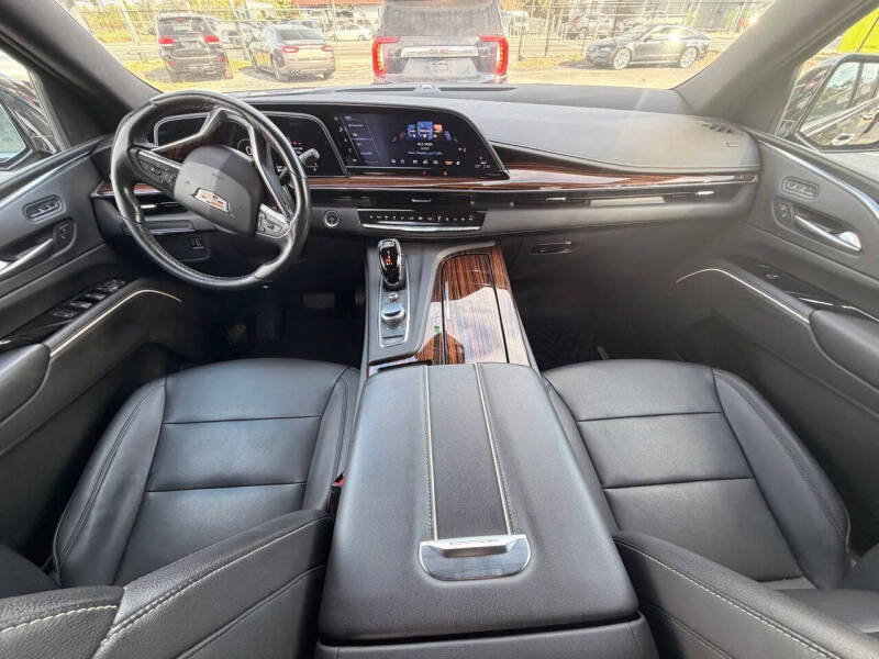 2022 Cadillac Escalade ESV Luxury