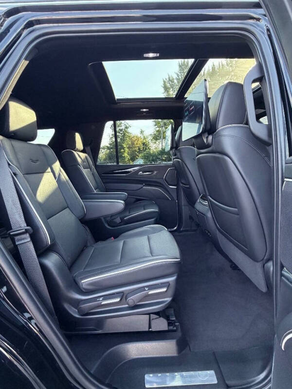 2023 Cadillac Escalade Sport