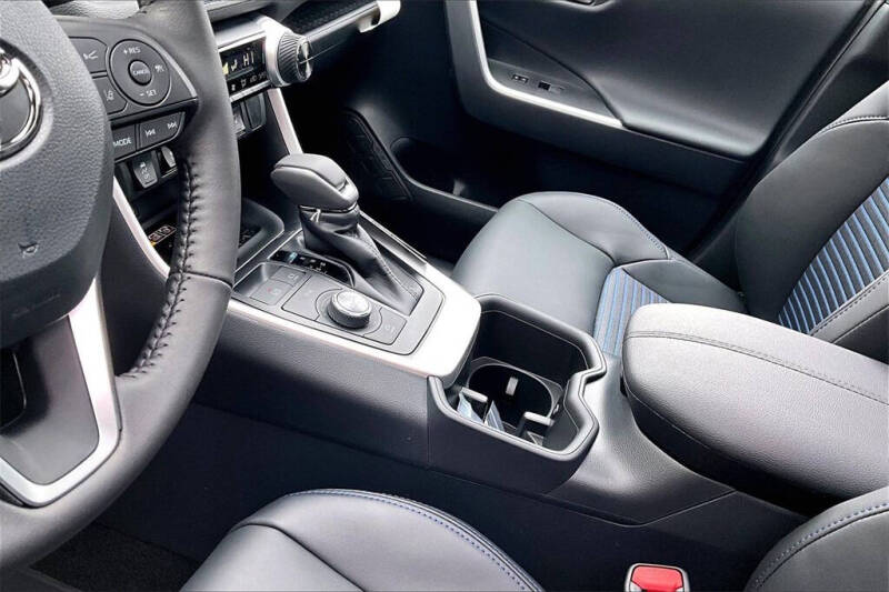 2025 Toyota RAV4 Hybrid XSE