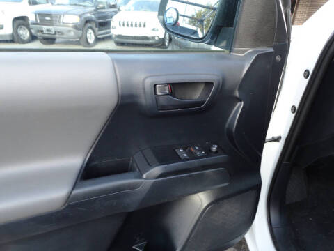 2019 Toyota Tacoma SR