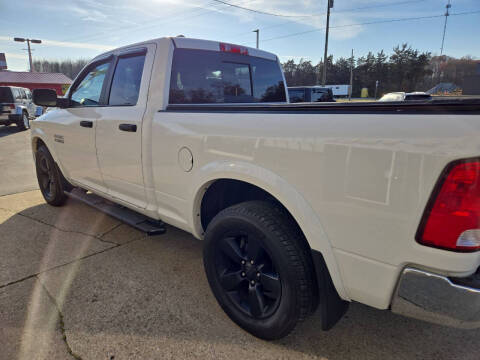 2017 RAM 1500 SLT