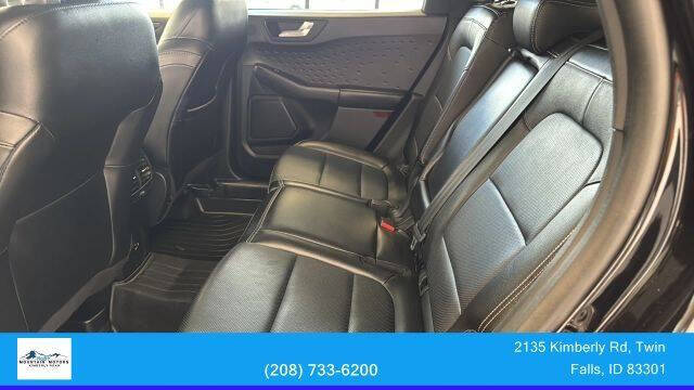 2020 Ford Escape Titanium