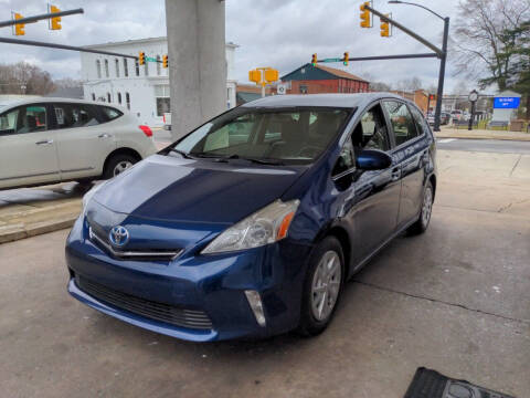 2013 Toyota Prius v for sale at ROBINSON AUTO BROKERS in Dallas NC