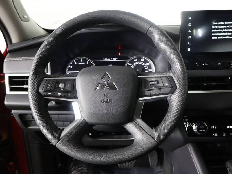 2025 Mitsubishi Outlander ES