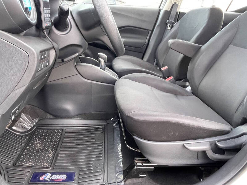 2023 Nissan Kicks S