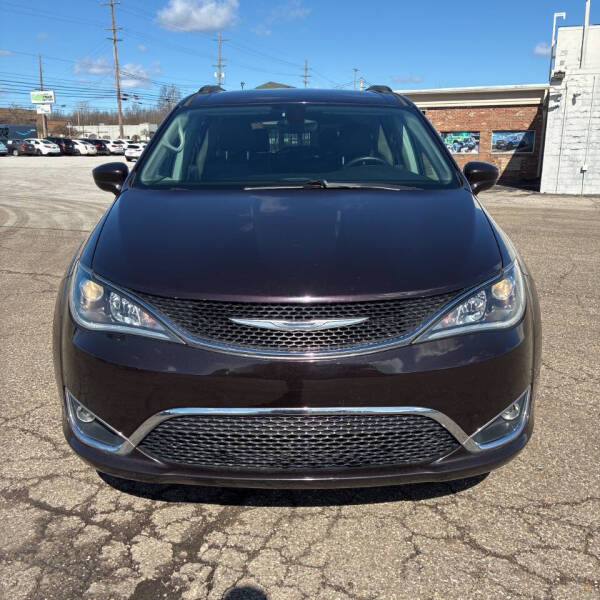 2017 Chrysler Pacifica Touring-L