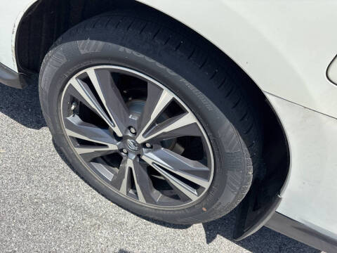 2017 Nissan Pathfinder Platinum