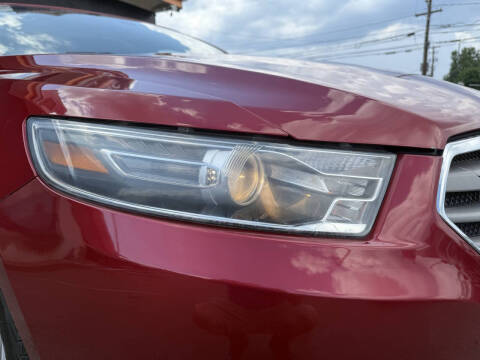 2015 Ford Taurus SEL