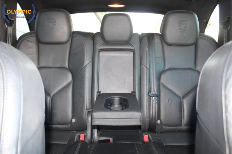 2014 Porsche Cayenne Platinum