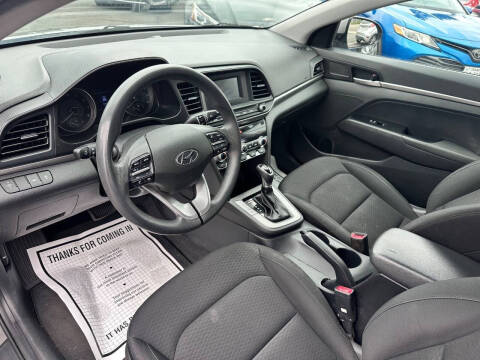 2020 Hyundai Elantra SE