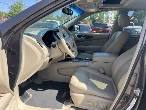 2015 Nissan Pathfinder SV