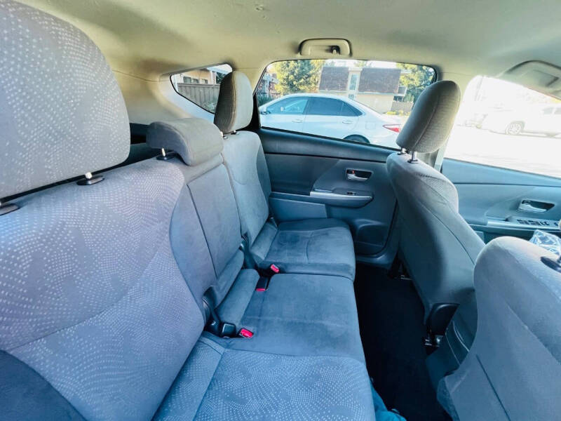 2014 Toyota Prius v Three