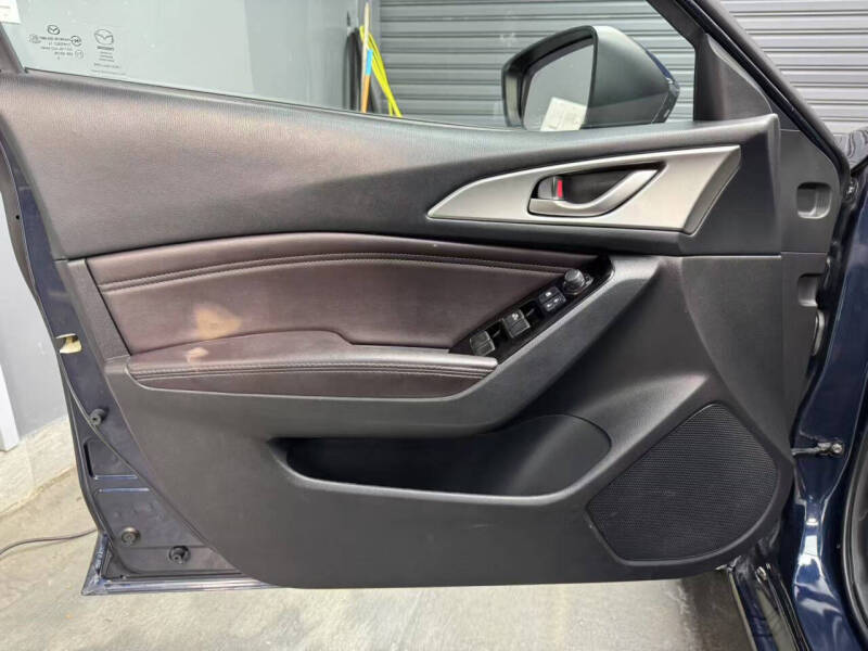 2017 Mazda MAZDA3 Touring