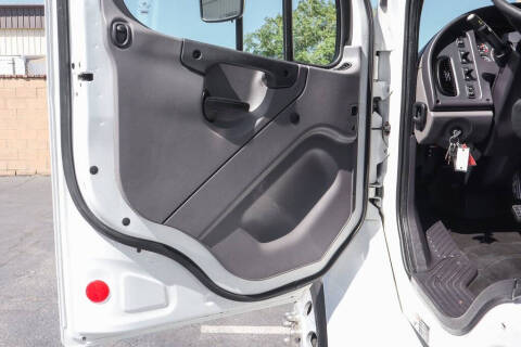 2016 Freightliner M2 106