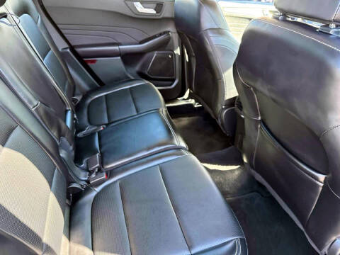 2025 Ford Escape Platinum