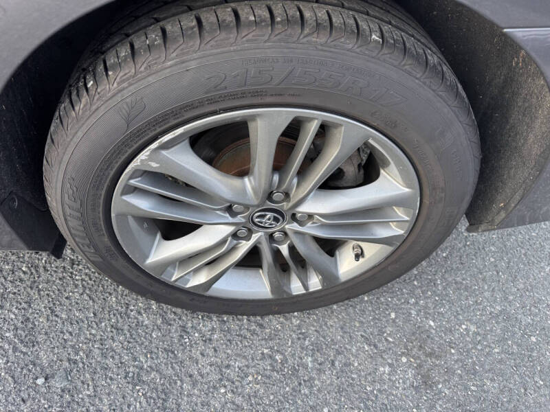 2017 Toyota Camry LE