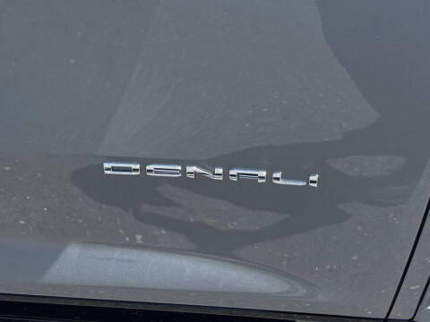 2025 GMC Acadia Denali