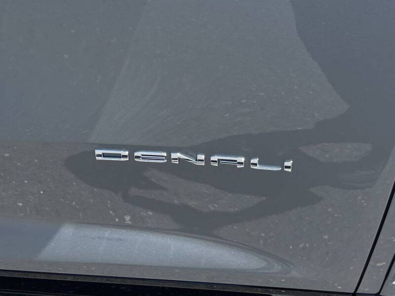 2025 GMC Acadia Denali