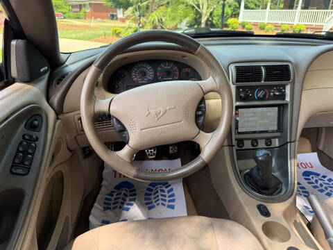 2004 Ford Mustang GT Deluxe