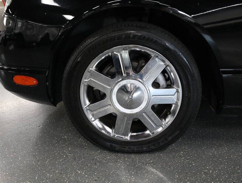 2004 Ford Thunderbird Deluxe