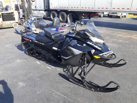 2019 Ski-Doo MXZ® X 850 E-TEC Ripsaw 1