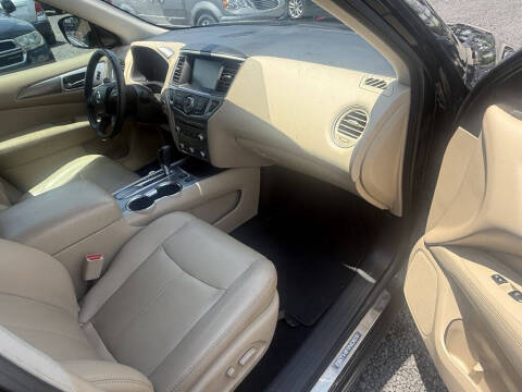 2017 Nissan Pathfinder S