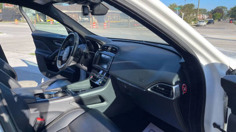 2017 Jaguar F-PACE 35t Prestige